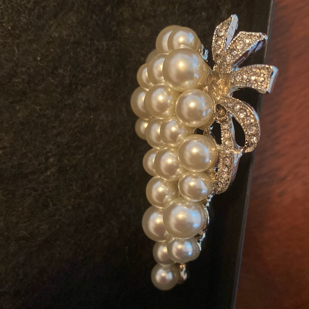 Statement Brooch - Picture 9 of 10